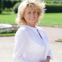 Avenirtel | voyant Belle